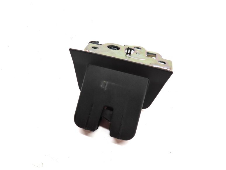 2015 AUDI Q3 (8U) REAR HATCH TRUNK LOCK LATCH ACTUATOR 8R0827505