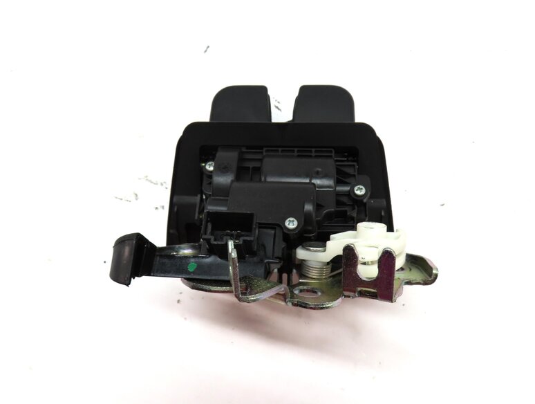 Thumbnail 6: 2015 AUDI Q3 (8U) REAR HATCH TRUNK LOCK LATCH ACTUATOR 8R0827505