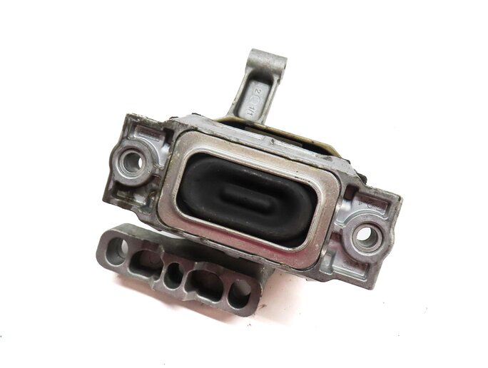 2015 AUDI Q3 (8U) 2.0L TURBO CCTA RIGHT ENGINE MOTOR MOUNT 5N0199262K