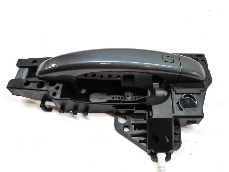 Thumbnail 4: 2015-2018 AUDI Q3 (8U) REAR LEFT EXTERIOR DOOR HANDLE (MONSOON GREY METALLIC)