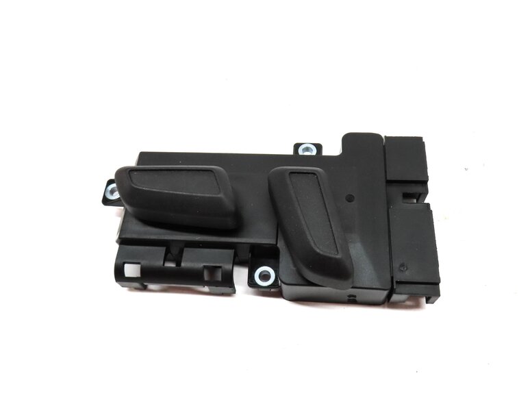 Thumbnail 2: 2015 AUDI Q3 (8U) FRONT RIGHT PASSENGER SEAT ADJUST SWITCH BUTTON (BLACK)