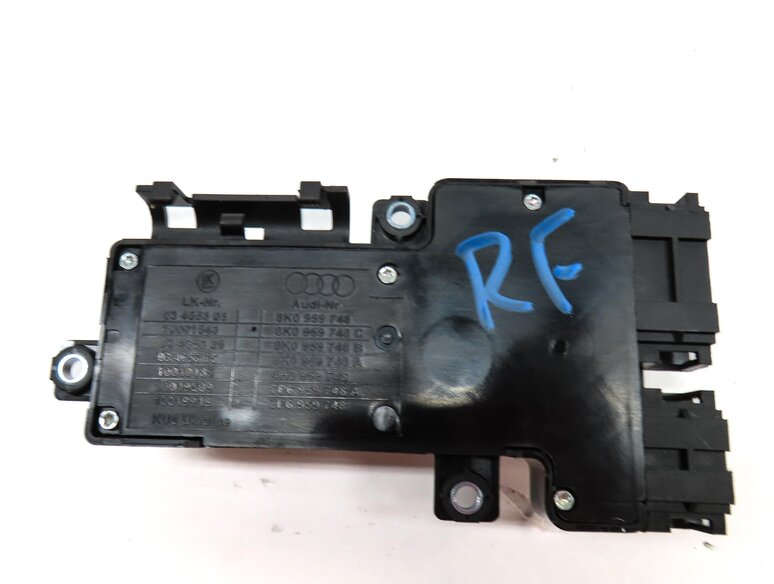 Thumbnail 5: 2015 AUDI Q3 (8U) FRONT RIGHT PASSENGER SEAT ADJUST SWITCH BUTTON (BLACK)
