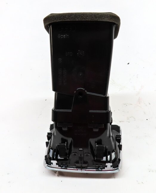 Thumbnail 5: 2015 AUDI Q3 (8U) REAR CENTER CONSOLE HVAC A/C HEATER AIR VENT (BLACK & SILVER)
