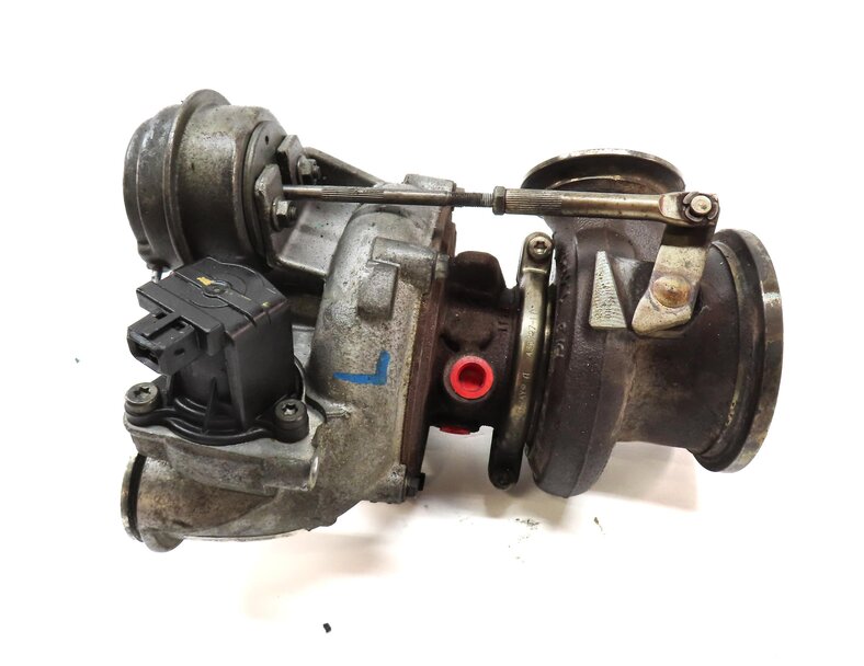 Thumbnail 5: 08-14 BMW 550i 750i X5 X6 (E70 E71 F01 F10) 4.4L N63 ENGINE - LEFT TURBOCHARGER