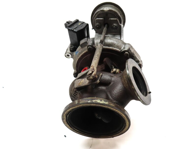 Thumbnail 6: 08-14 BMW 550i 750i X5 X6 (E70 E71 F01 F10) 4.4L N63 ENGINE - LEFT TURBOCHARGER