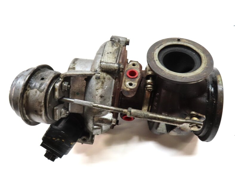 Thumbnail 5: 08-14 BMW 550i 750i X5 X6 (E70 E71 F01 F10) 4.4L N63 ENGINE - RIGHT TURBOCHARGER