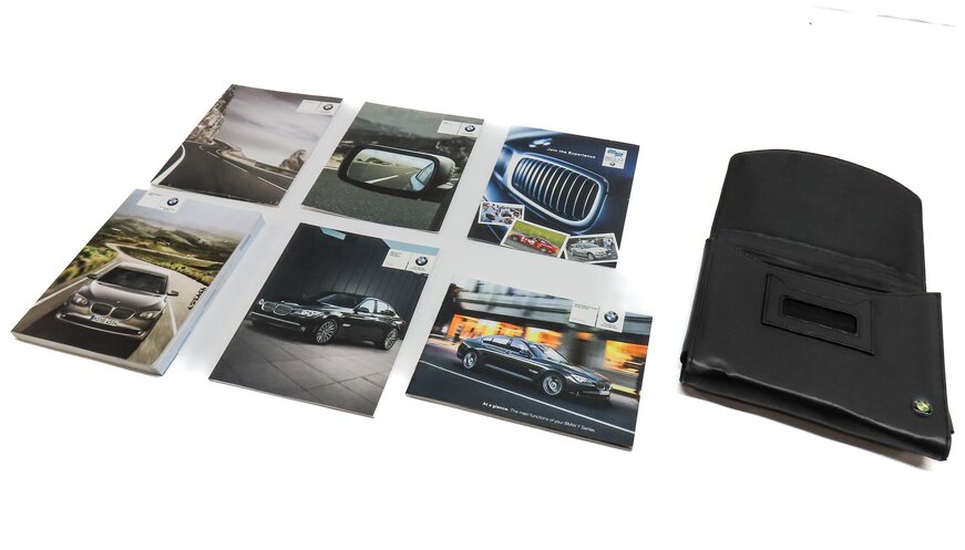 2011 BMW 750i (F01) OWNERS MANUAL BOOKLET SET 6 w/ CARRYING CASE (BLACK)