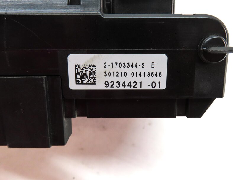 Thumbnail 5: 2011 BMW 750i (F01) FRONT POWER DISTRIBUTION RELAY FUSE BOX 61149234421