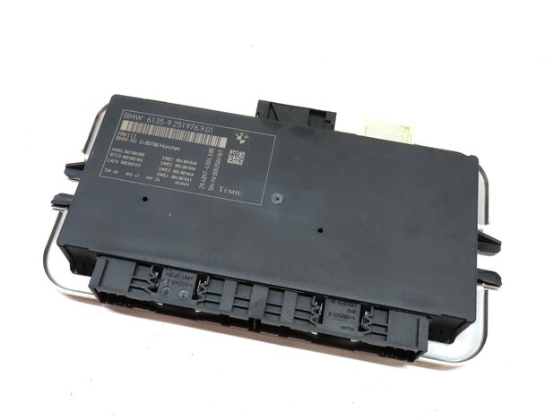10-17 BMW 5 6 7 M5 X3 X4 (F06 F10 F12 F25 F26) FRM III BODY LIGHT MODULE 3-PLUG