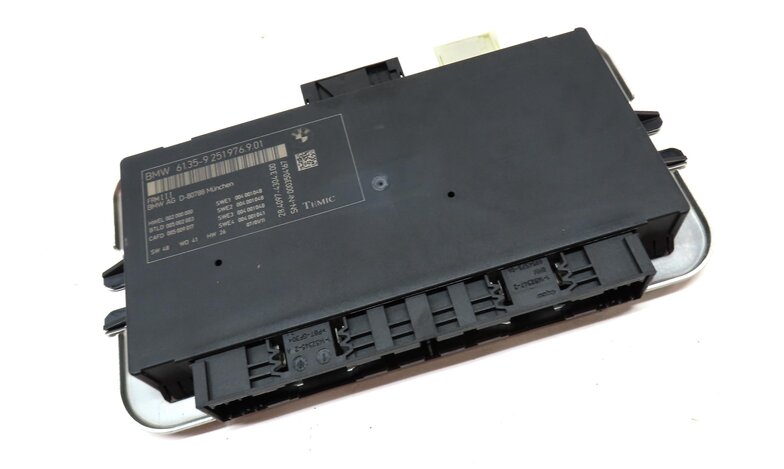 Thumbnail 3: 10-17 BMW 5 6 7 M5 X3 X4 (F06 F10 F12 F25 F26) FRM III BODY LIGHT MODULE 3-PLUG