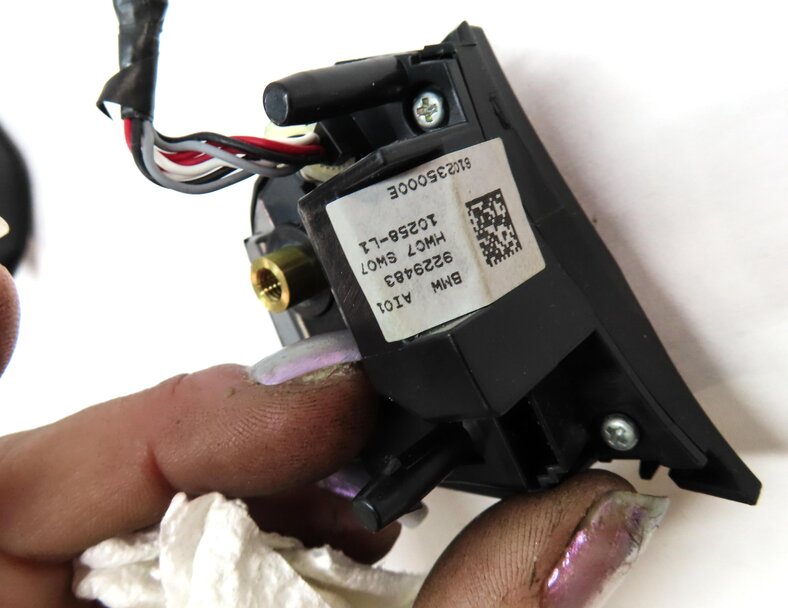 Thumbnail 7: 2011 BMW 750i (F01) STEERING WHEEL LEFT & RIGHT SWITCH BUTTON SET 2 (BLACK)