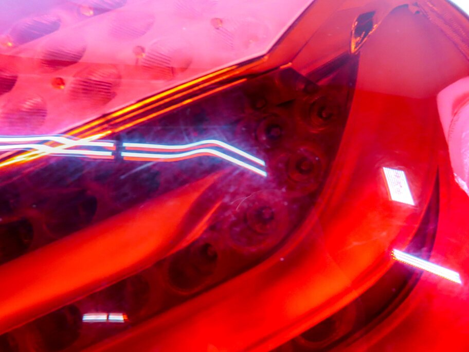 Thumbnail 7: 09-12 BMW 7 SERIES (F01) RIGHT PASSENGER REAR OUTER TAILLIGHT BRAKE LIGHT LAMP