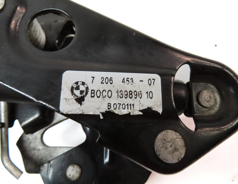 Thumbnail 6: 2011 BMW 750i (F01) LEFT & RIGHT HOOD LATCH LOCK SET 2 51237206453 51237183762