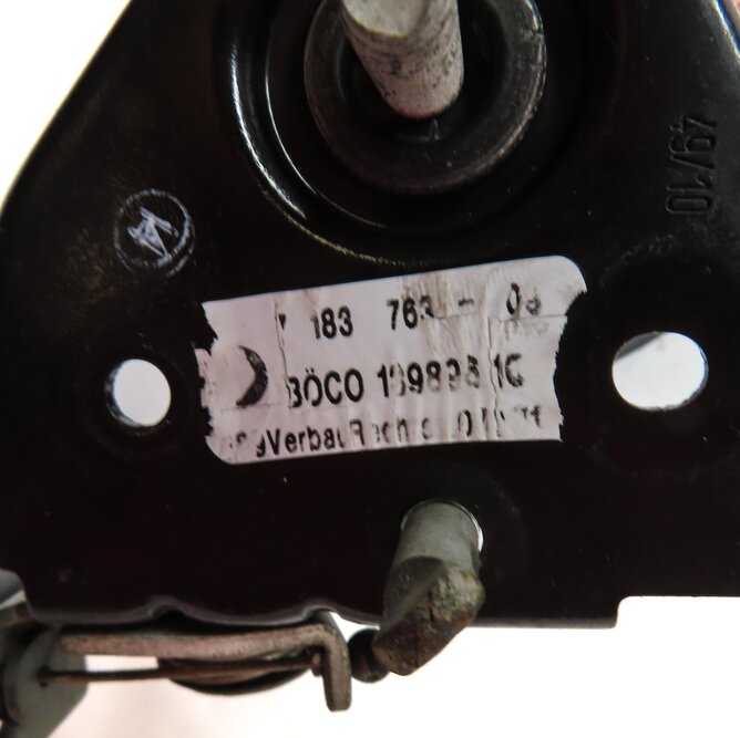 Thumbnail 9: 2011 BMW 750i (F01) HOOD LEFT & RIGHT SAFETY CATCH HOOK SET2 w/ RELEASE LEVER