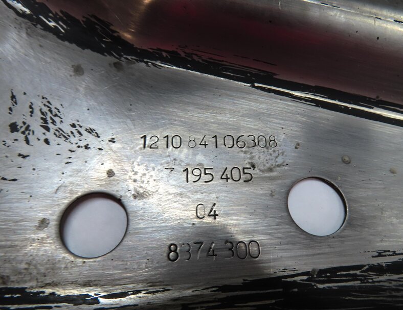 Thumbnail 6: 2011 BMW 750i (F01) 4.4L N63 ENGINE REAR LEFT & RIGHT EXHAUST MUFFLER TIP SET 2