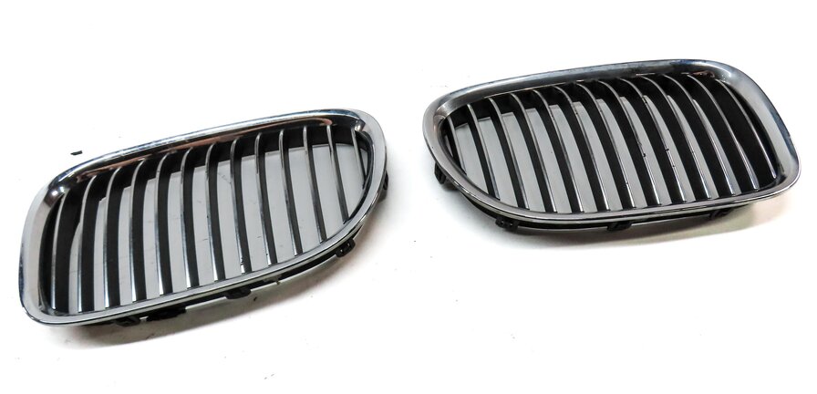 Thumbnail 3: 09-12 BMW 7 SERIES (F01) FRONT LEFT & RIGHT UPPER HOOD GRILLE SET/2 (CHROME)