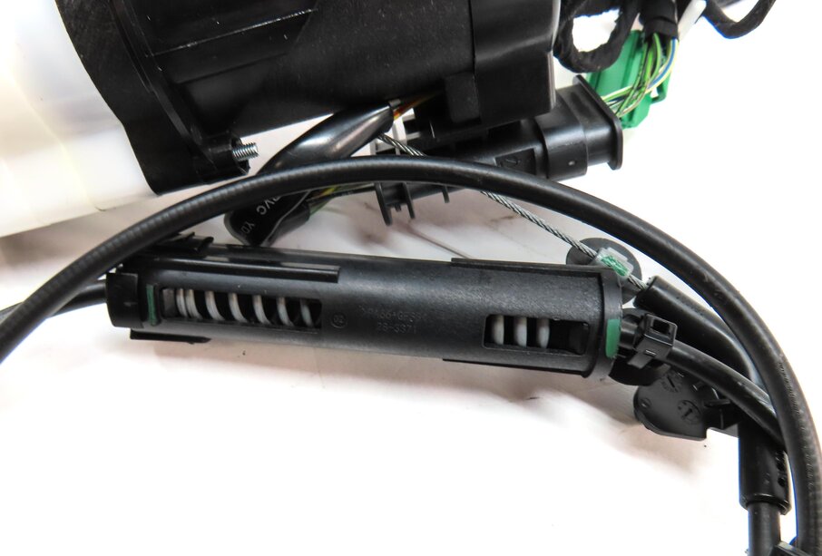 Thumbnail 7: 2017 LAND ROVER DISCOVERY SPORT L550 REAR LEFT 2ND ROW FOLD DOWN UP ADJUST MOTOR