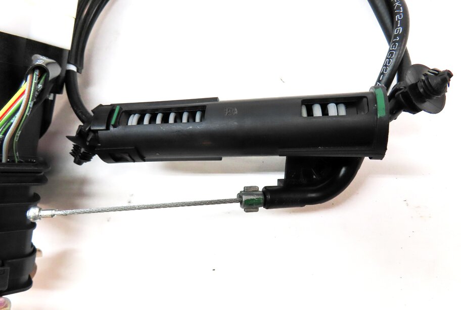 Thumbnail 6: 2017 DISCOVERY SPORT (L550) REAR 2ND ROW RIGHT SEAT FOLD DOWN UP ADJUST MOTOR