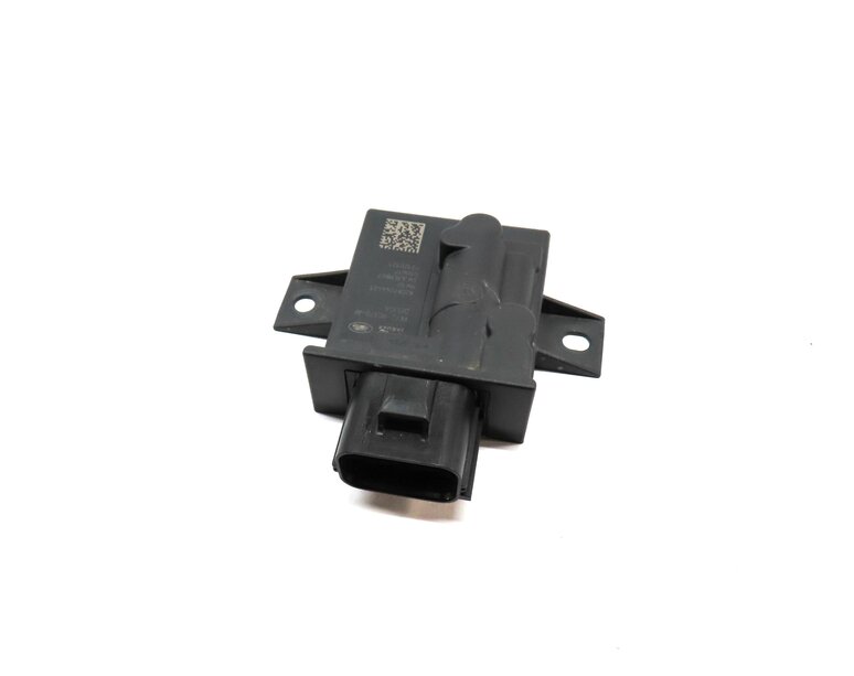 Thumbnail 1: 15-19 JAGUAR E-PACE F-PACE XE XF / LAND ROVER DISCOVERY SPORT - FUEL PUMP MODULE