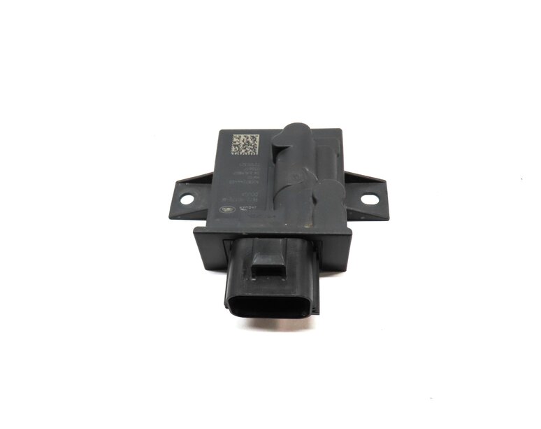Thumbnail 2: 15-19 JAGUAR E-PACE F-PACE XE XF / LAND ROVER DISCOVERY SPORT - FUEL PUMP MODULE