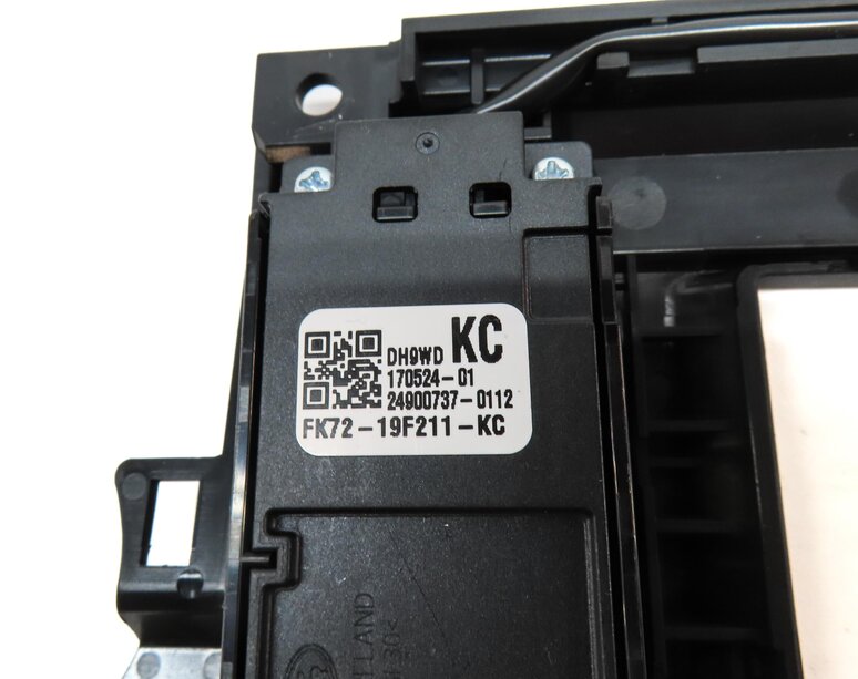 Thumbnail 6: 2015-2019 LAND ROVER DISCOVERY SPORT L550 DASH RADIO MEDIA DISPLAY SCREEN TRIM
