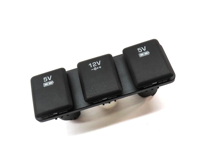 Thumbnail 3: 2017 LAND ROVER DISCOVERY SPORT (L550) REAR 5V 12V SOCKET PLUG CHARGE PLUG PANEL