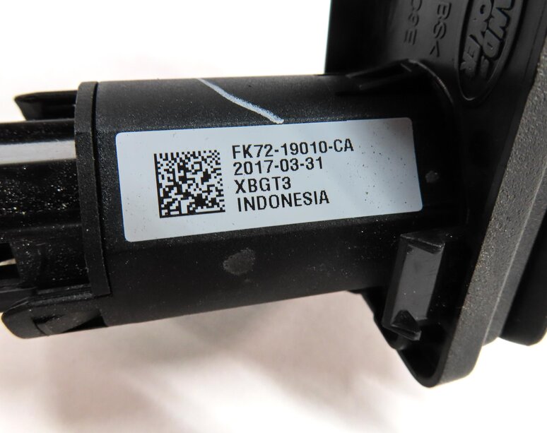 Thumbnail 7: 2017 LAND ROVER DISCOVERY SPORT (L550) REAR 5V 12V SOCKET PLUG CHARGE PLUG PANEL