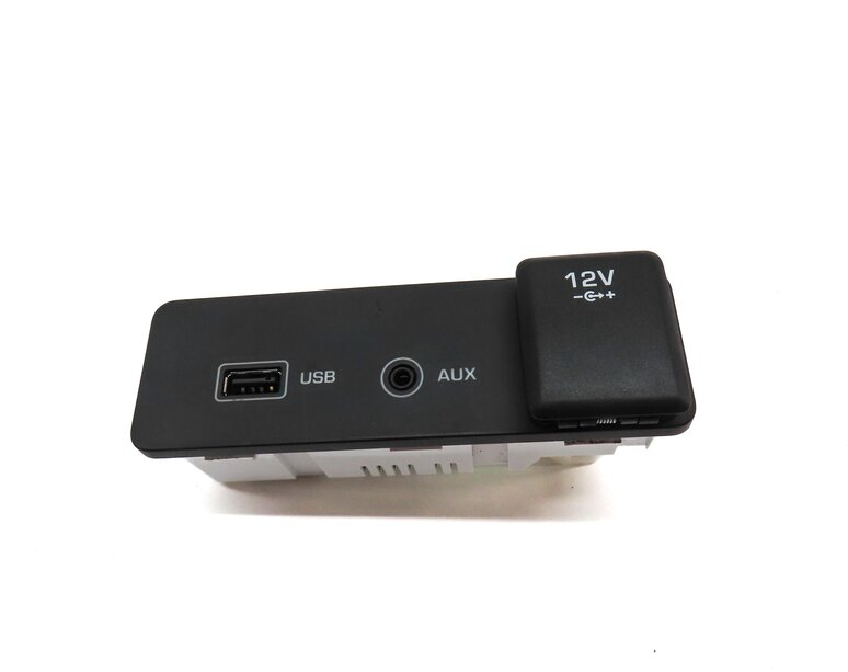 Thumbnail 2: 2017 LAND ROVER DISCOVERY SPORT (L550) USB AUXILIARY 12V SOCKET INPUT JACK PANEL