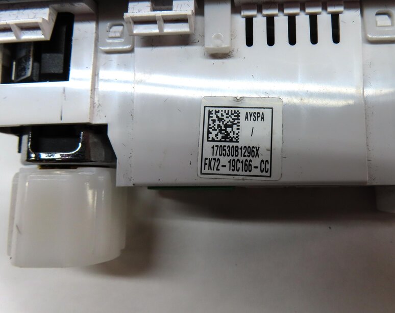 Thumbnail 6: 2017 LAND ROVER DISCOVERY SPORT (L550) USB AUXILIARY 12V SOCKET INPUT JACK PANEL