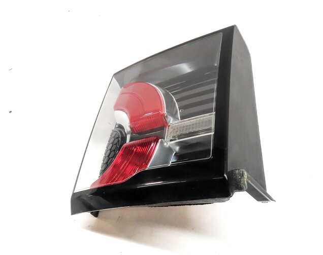 Thumbnail 5: 15-19 LAND ROVER DISCOVERY SPORT L550 REAR RIGHT INNER TAILLIGHT TAIL LAMP (SE)