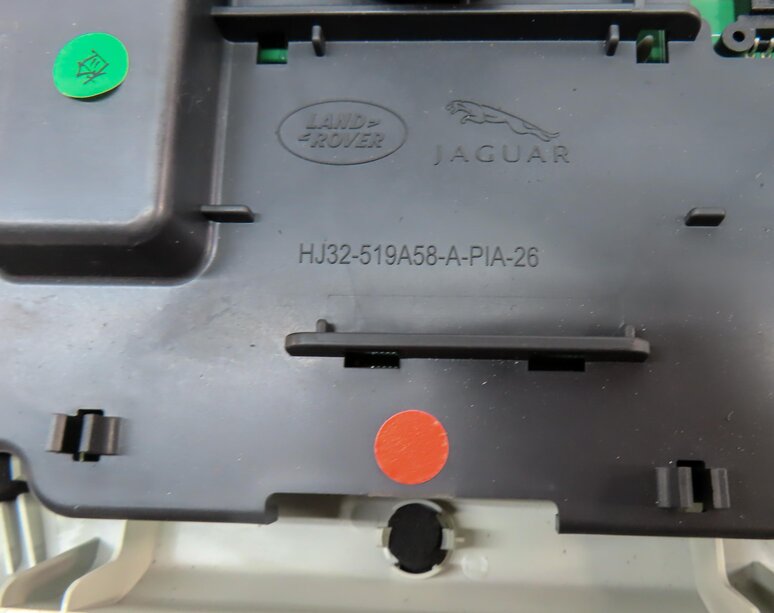 Thumbnail 7: 2017 LAND ROVER DISCOVERY SPORT (L550) FRONT ROOF DOME LIGHT w/ SWITCHES (GRAY)