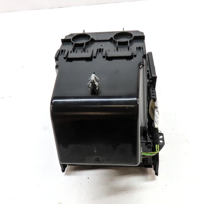 Thumbnail 8: 2017 LAND ROVER DISCOVERY SPORT (L550) FRONT CENTER CONSOLE CUPHOLDER w/ 5V PLUG