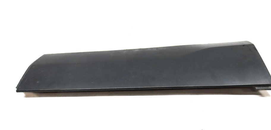 Thumbnail 4: 2015-2019 LAND ROVER DISCOVER SPORT (L550) REAR RIGHT LOWER DOOR MOULDING TRIM