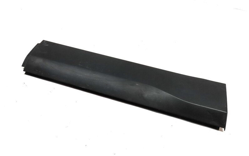 2015-2019 LAND ROVER DISCOVER SPORT (L550) REAR LEFT LOWER DOOR MOULDING TRIM