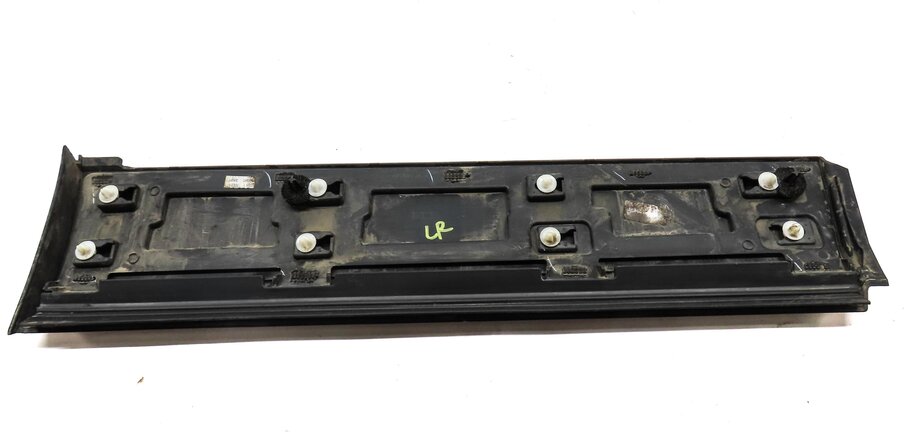 Thumbnail 5: 2015-2019 LAND ROVER DISCOVER SPORT (L550) REAR LEFT LOWER DOOR MOULDING TRIM