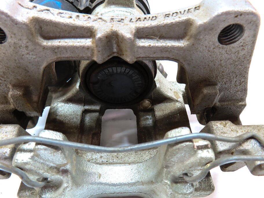 Thumbnail 8: 15-19 JAGUAR E-PACE DISCOVERY SPORT EVOQUE (L538 L550) RIGHT REAR BRAKE CALIPER