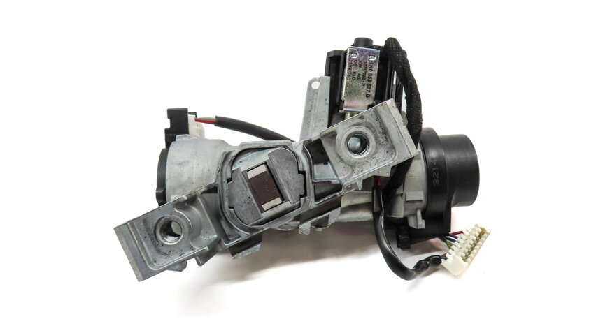 Thumbnail 15: 2015 AUDI A3 (8V) 2.0L SPEEDOMETER IGNITION LOCK BODY ENGINE MODULE & KEY SET
