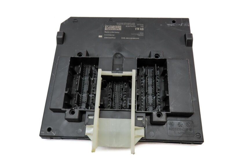 Thumbnail 5: 2015 AUDI A3 (8V) 2.0L SPEEDOMETER IGNITION LOCK BODY ENGINE MODULE & KEY SET