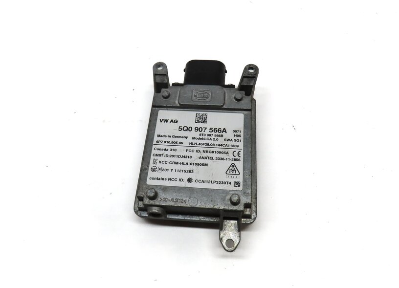 Thumbnail 2: 2015-2016 AUDI A3 S3 (8V) BLIND SPOT RADAR SENSOR MODULE (MASTER)