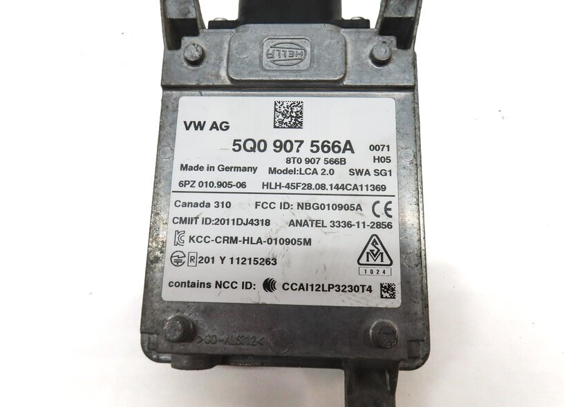Thumbnail 4: 2015-2016 AUDI A3 S3 (8V) BLIND SPOT RADAR SENSOR MODULE (MASTER)