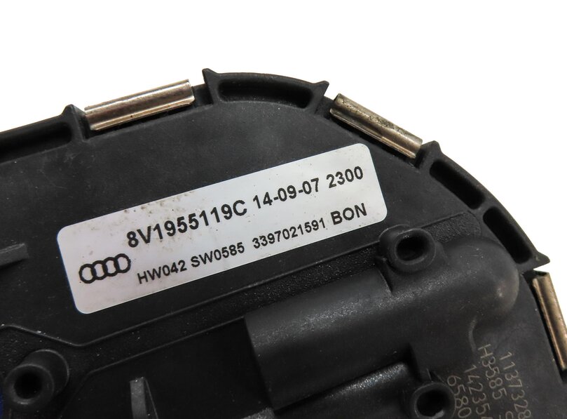 Thumbnail 7: 2015-2018 AUDI A3 S3 RS3 (8V) SEDAN / CONVERTIBLE - FRONT WINDSHIELD WIPER MOTOR