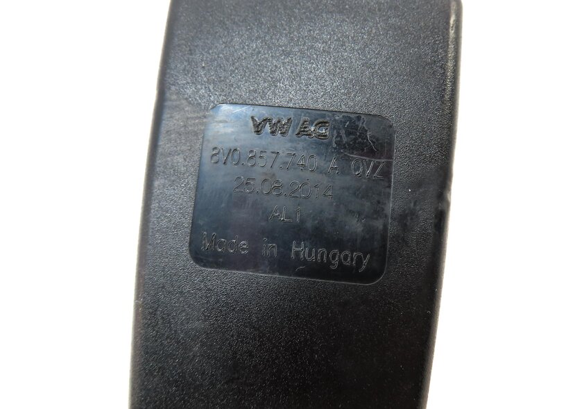 Thumbnail 6: 2015 AUDI A3 (8V) REAR LEFT & RIGHT SEATBELT BUCKLE RECEIVER SET 2 (BLACK)