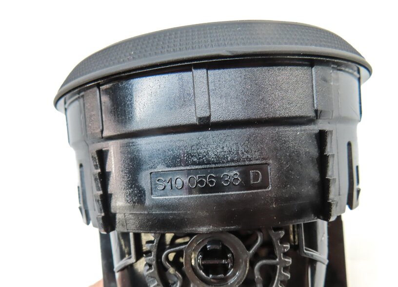 Thumbnail 6: 2015 AUDI A3 (8V) FRONT HVAC A/C HEATER AIR VENT (BLACK & SILVER) 8V820901B