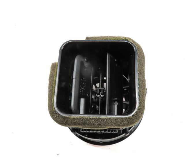 Thumbnail 5: 2015 AUDI A3 (8V) FRONT HVAC A/C HEATER AIR VENT (BLACK & SILVER) 8V820901B