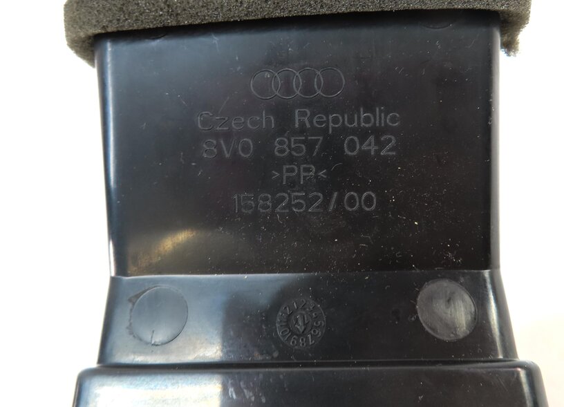 Thumbnail 7: 2015 AUDI A3 (8V) REAR CENTER CONSOLE HVAC A/C HEATER AIR VENT (BLACK) 8V0857042