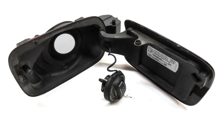 Thumbnail 7: 2015-2018 AUDI A3 S3 (8V) FUEL TANK FILLER HOUSING GAS TANK DOOR FLAP (BLACK A2)