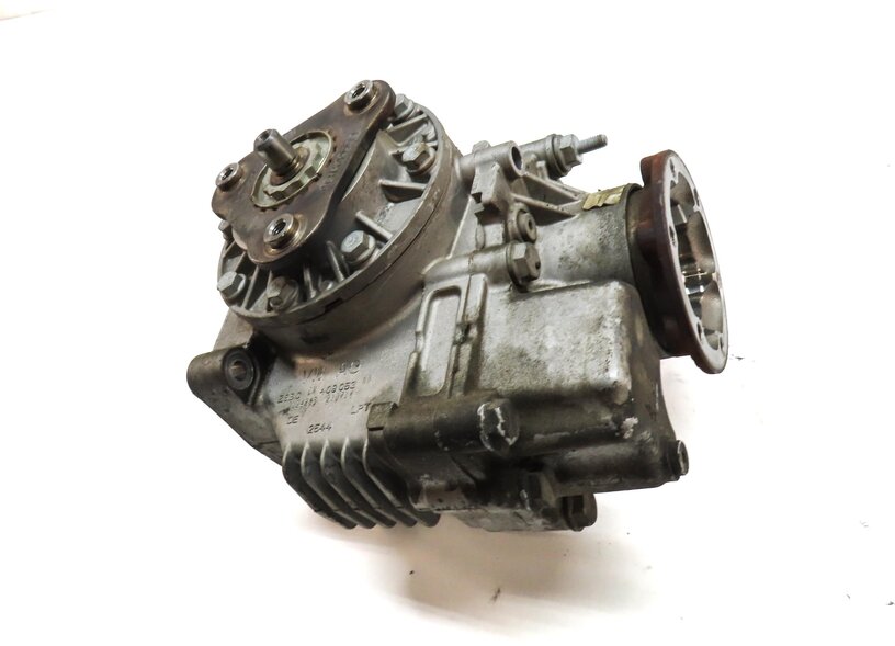 Thumbnail 2: 2016-2018 AUDI A3 (8V) QUATTRO AWD FRONT TRANSFER CASE ANGLE GEAR DRIVE