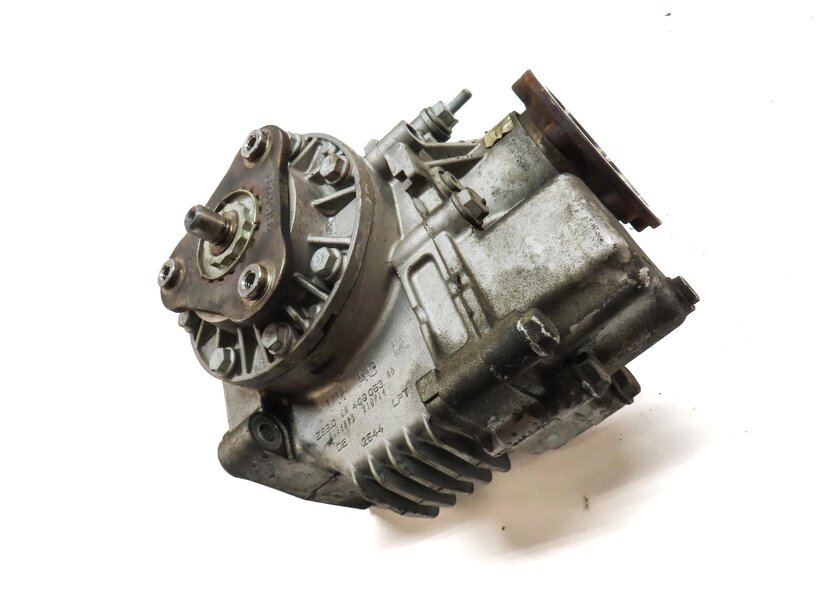 Thumbnail 3: 2016-2018 AUDI A3 (8V) QUATTRO AWD FRONT TRANSFER CASE ANGLE GEAR DRIVE