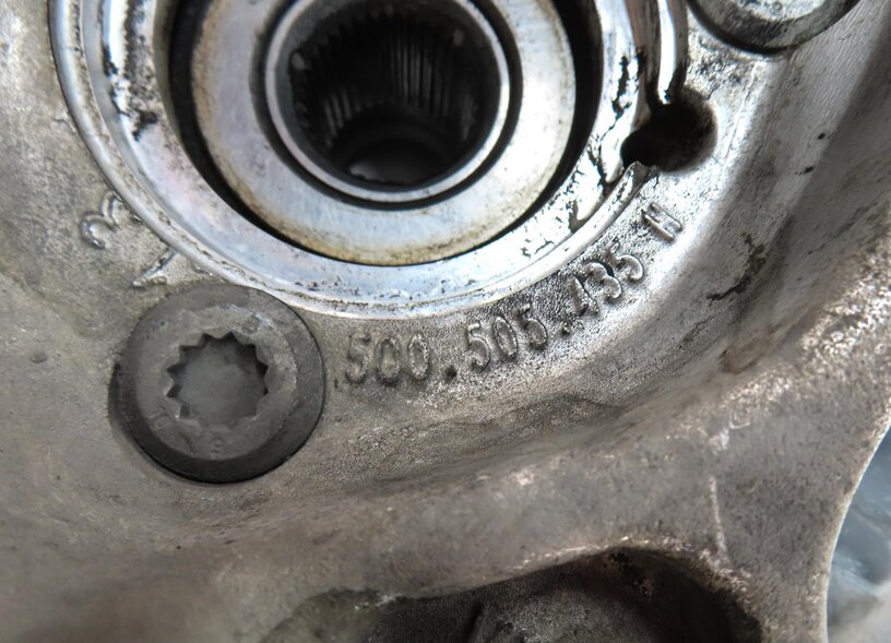 Thumbnail 6: 15-19 VW GOLF / AUDI A3 S3 RS3 (8V) AWD - LEFT REAR SPINDLE KNUCKLE WHEEL HUB