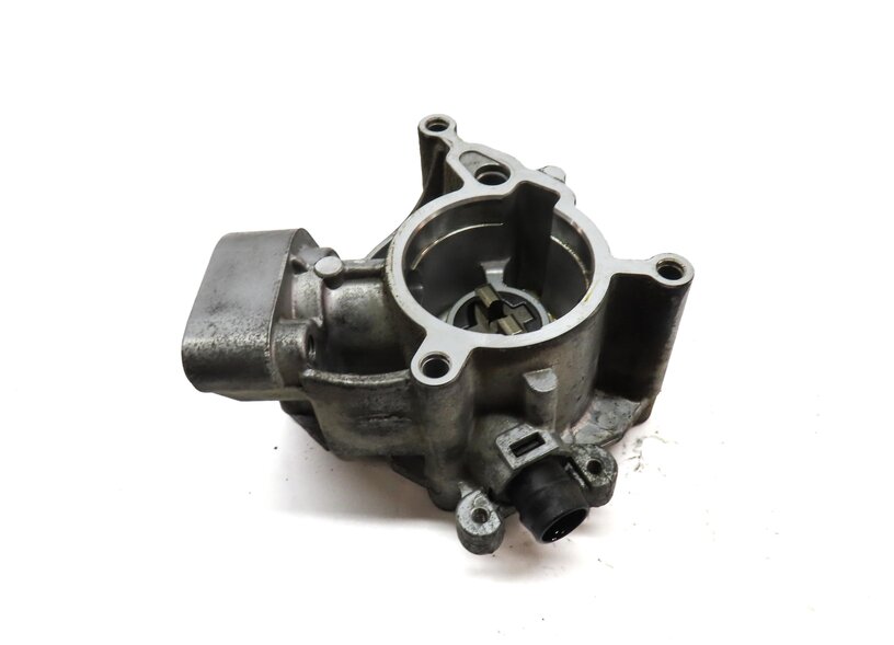 Thumbnail 2: 2015-2017 AUDI A3 S3 (8V) 1.8T / 2.0T TURBO MOTOR ENGINE BRAKE VACUUM PUMP